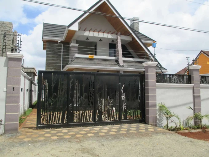 A houses for sale in membely estate.